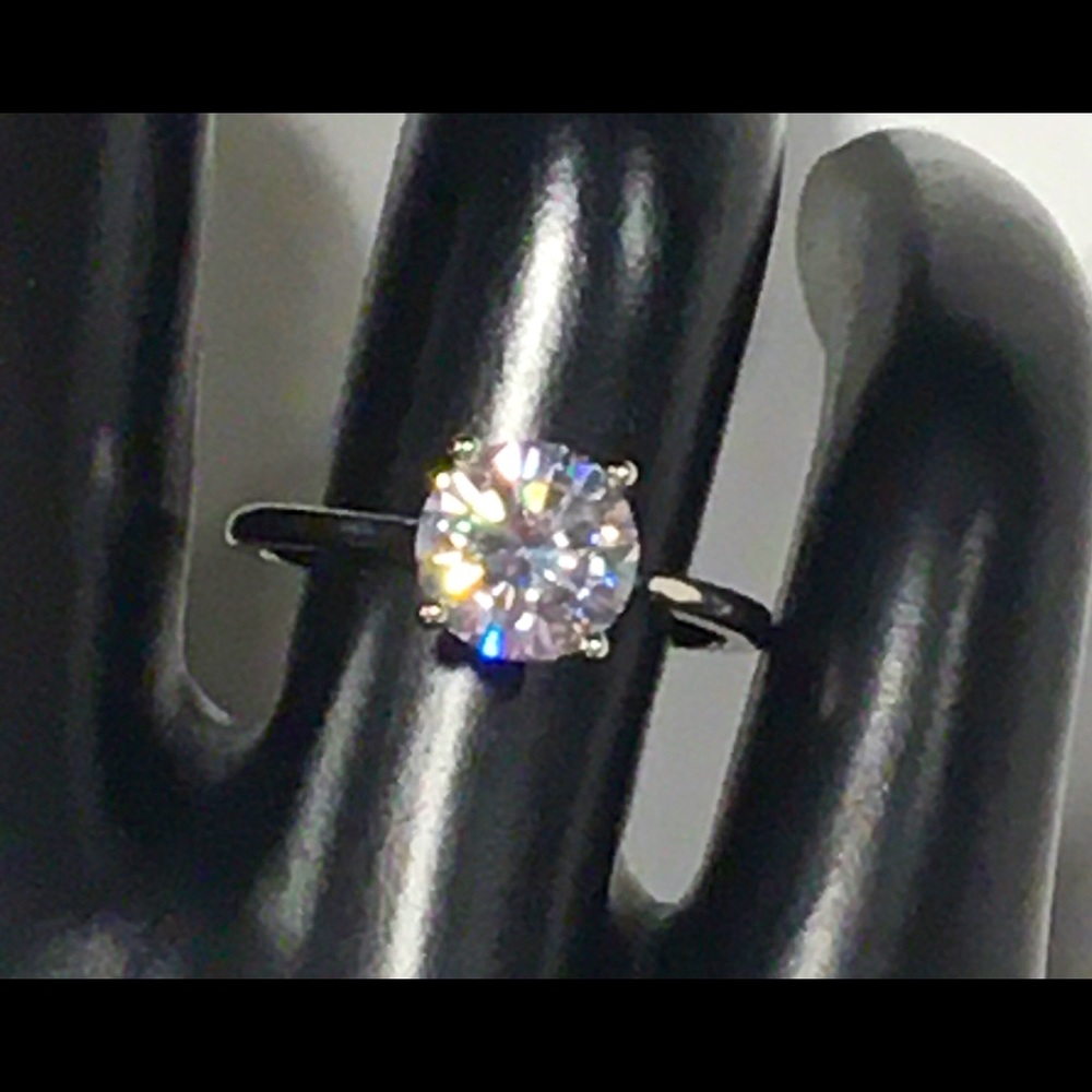 Diamond Ring Silver Plated Size 6